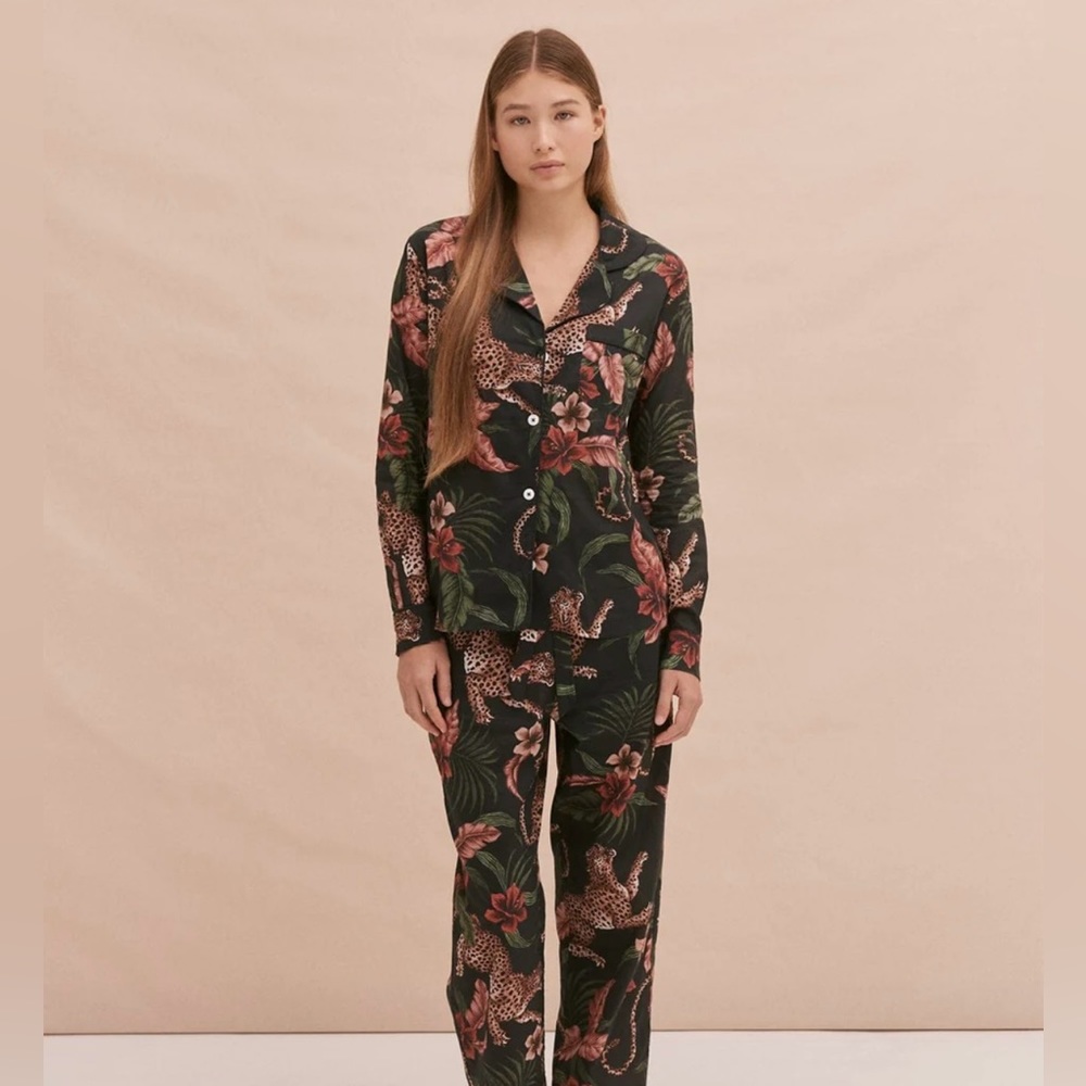 NWT Desmond and Dempsey Soleia Leopard Multi 100% Organic Cotton Long Pyjama Set